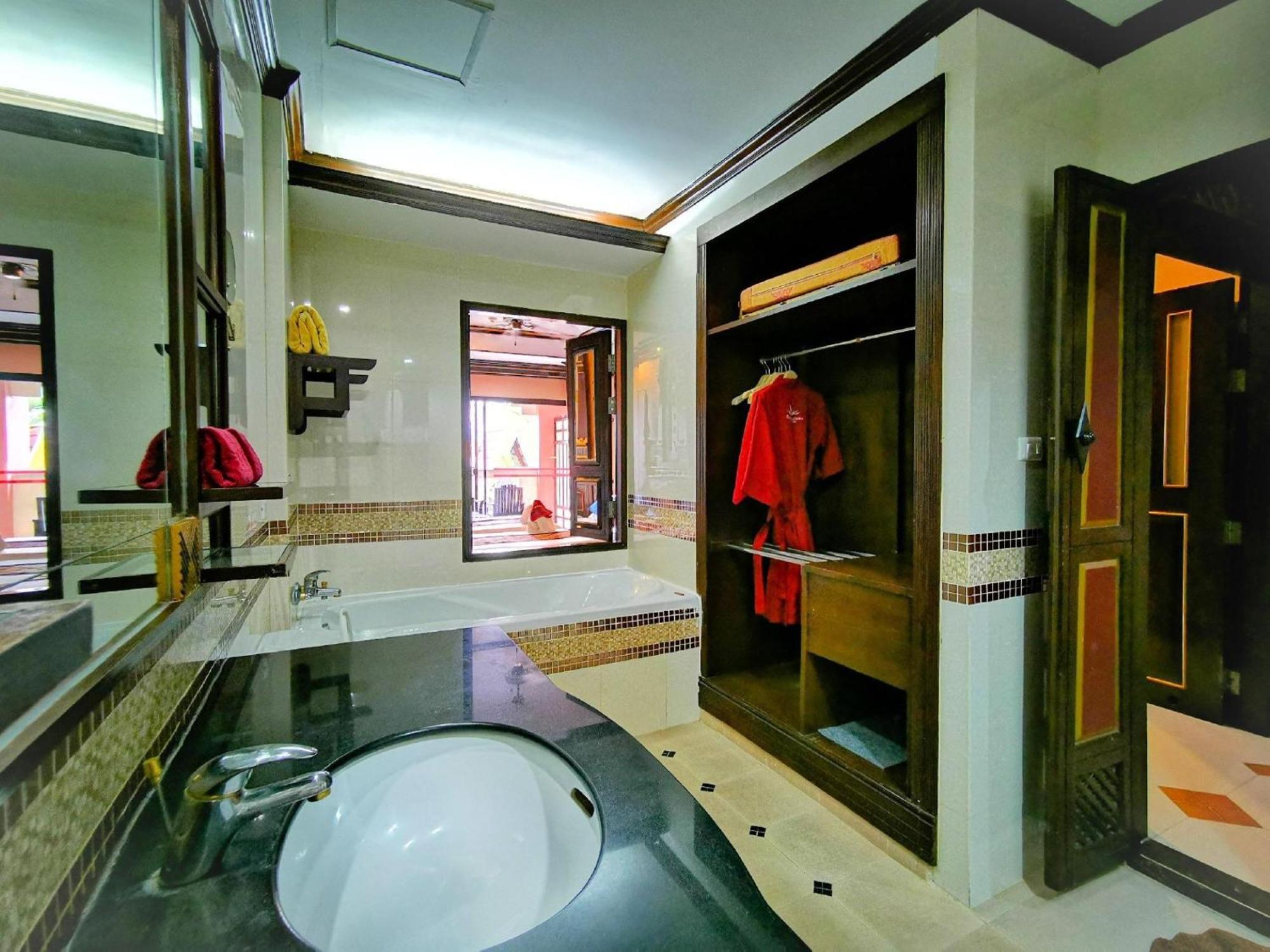 Ao Nang Ayodhaya Palace Beach Resort - Sha Plus Certified מראה חיצוני תמונה